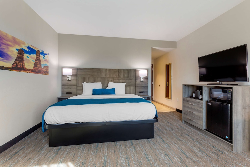 Best Western Plus Executive Residency Phoenix North Happy Valley 13/48