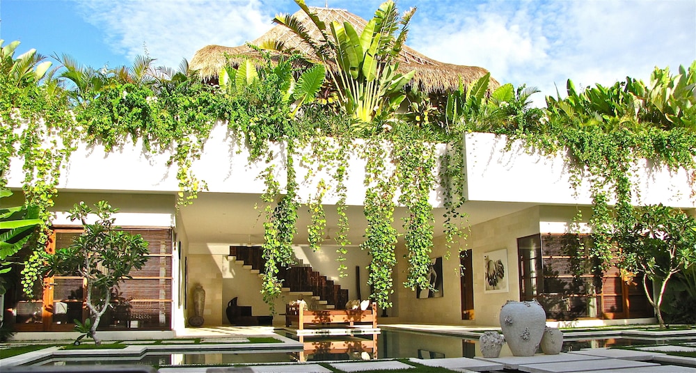 Nyaman Villas 7/34