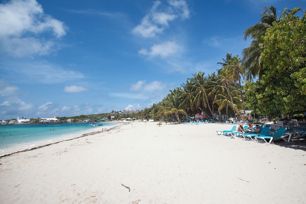 Hotel Cocoplum Beach 67/73