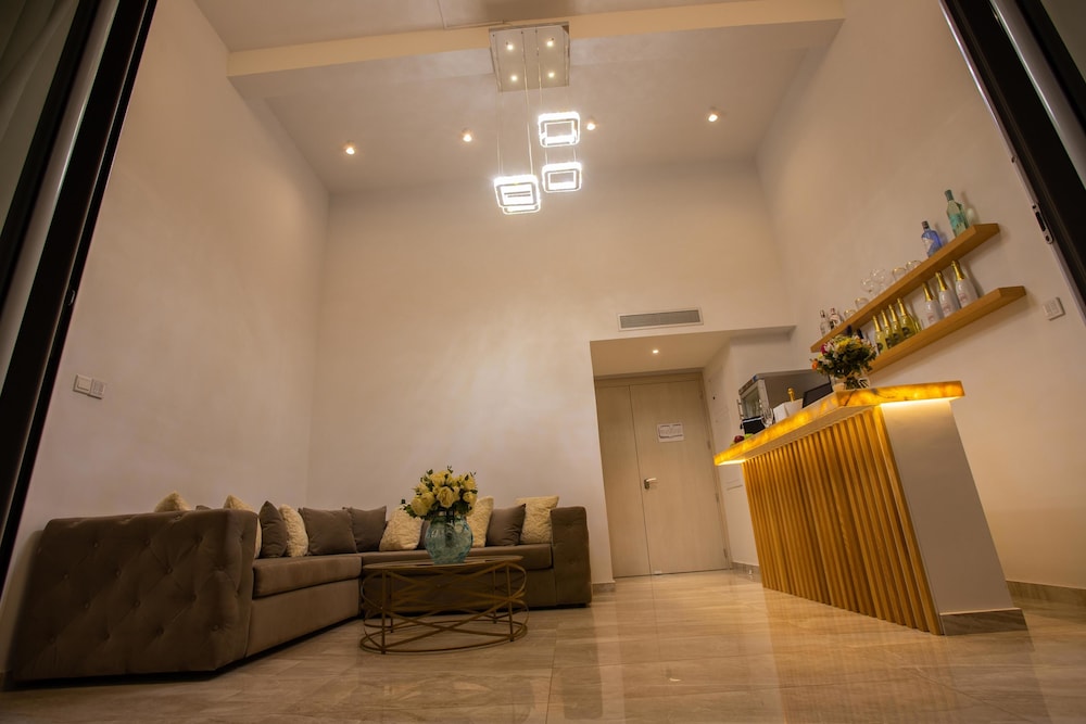 Hotel Napa Suites (Adults Only) 8/71