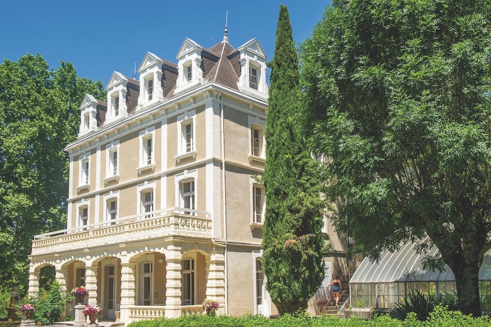 Club Domaine de Chateau Laval 2/49