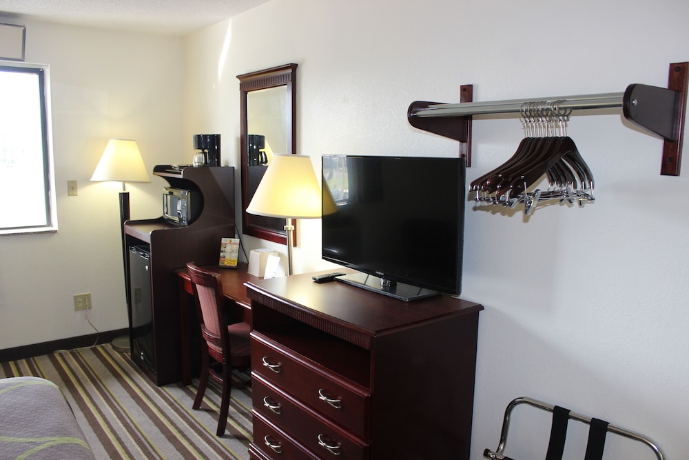Super 8 by Wyndham Tuscaloosa 39/47