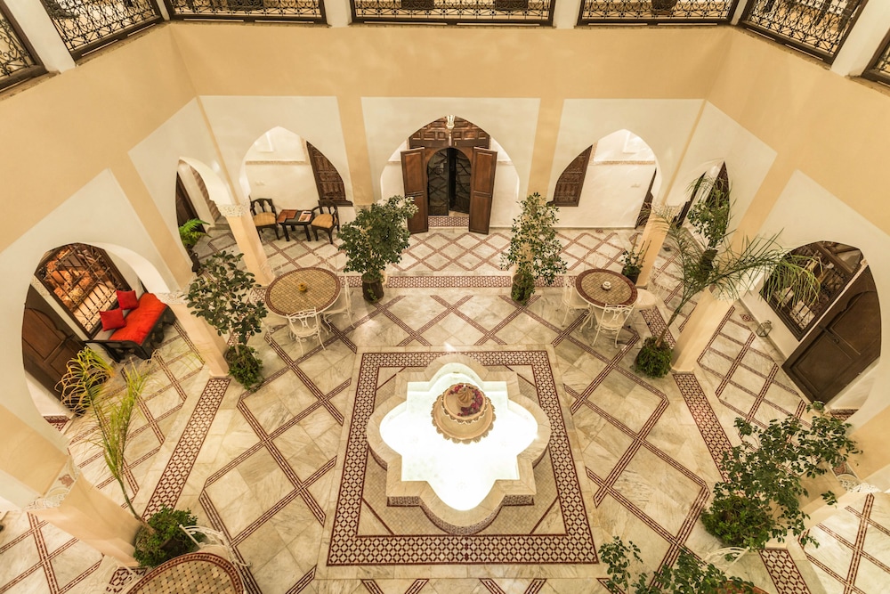 RIAD NASREEN 6/76