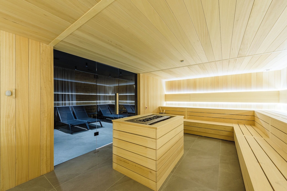 Wellness Hotel Svornost 24/69