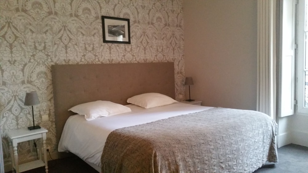 Nemours Hotel 24/75
