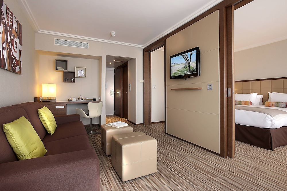 AC Hotel by Marriott Ambassadeur Antibes - Juan Les Pins 30/51