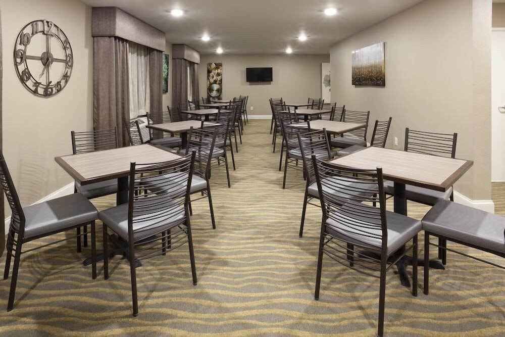 Grandstay Hotel Suites Thief River Falls 14/16