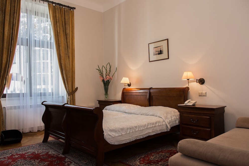 APARTHOTEL BASZTOWA 22/60