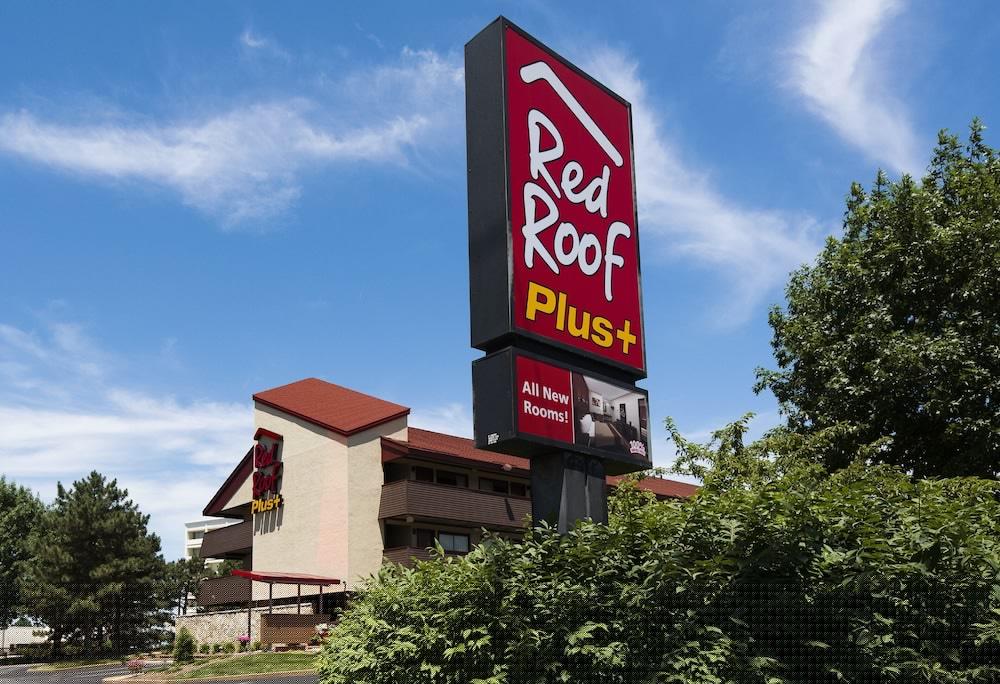 Red Roof PLUS St Louis - Forest Park/Hampton Ave 7/34