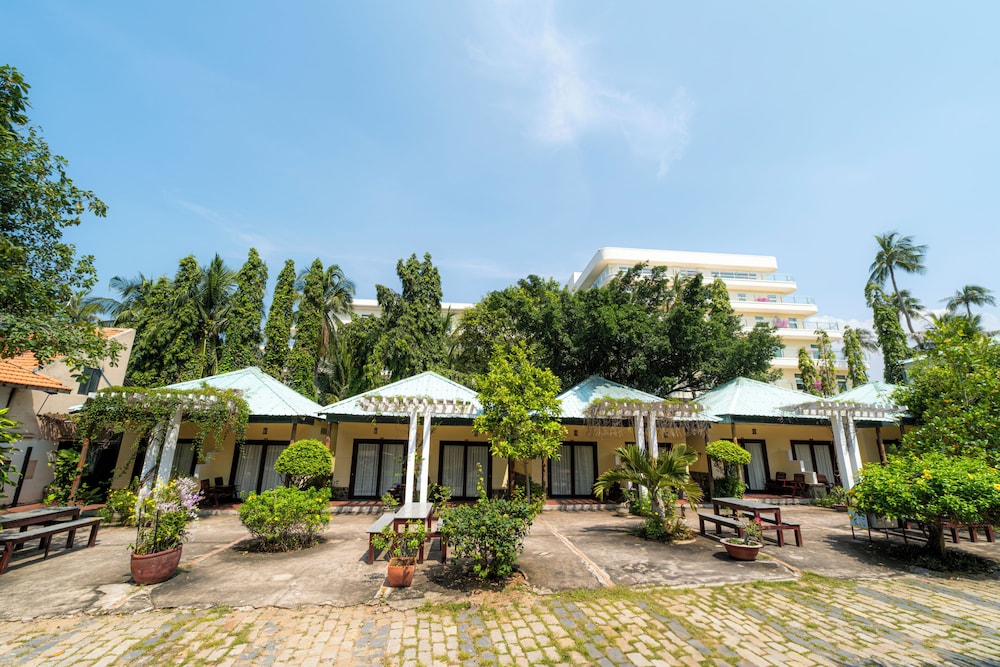 Thai Hoa Resort 9/75