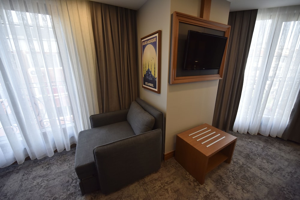 Four Seven Hotel 26/36