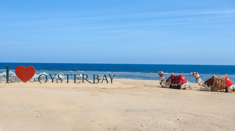Oyster Bay Beach Suites 52/60