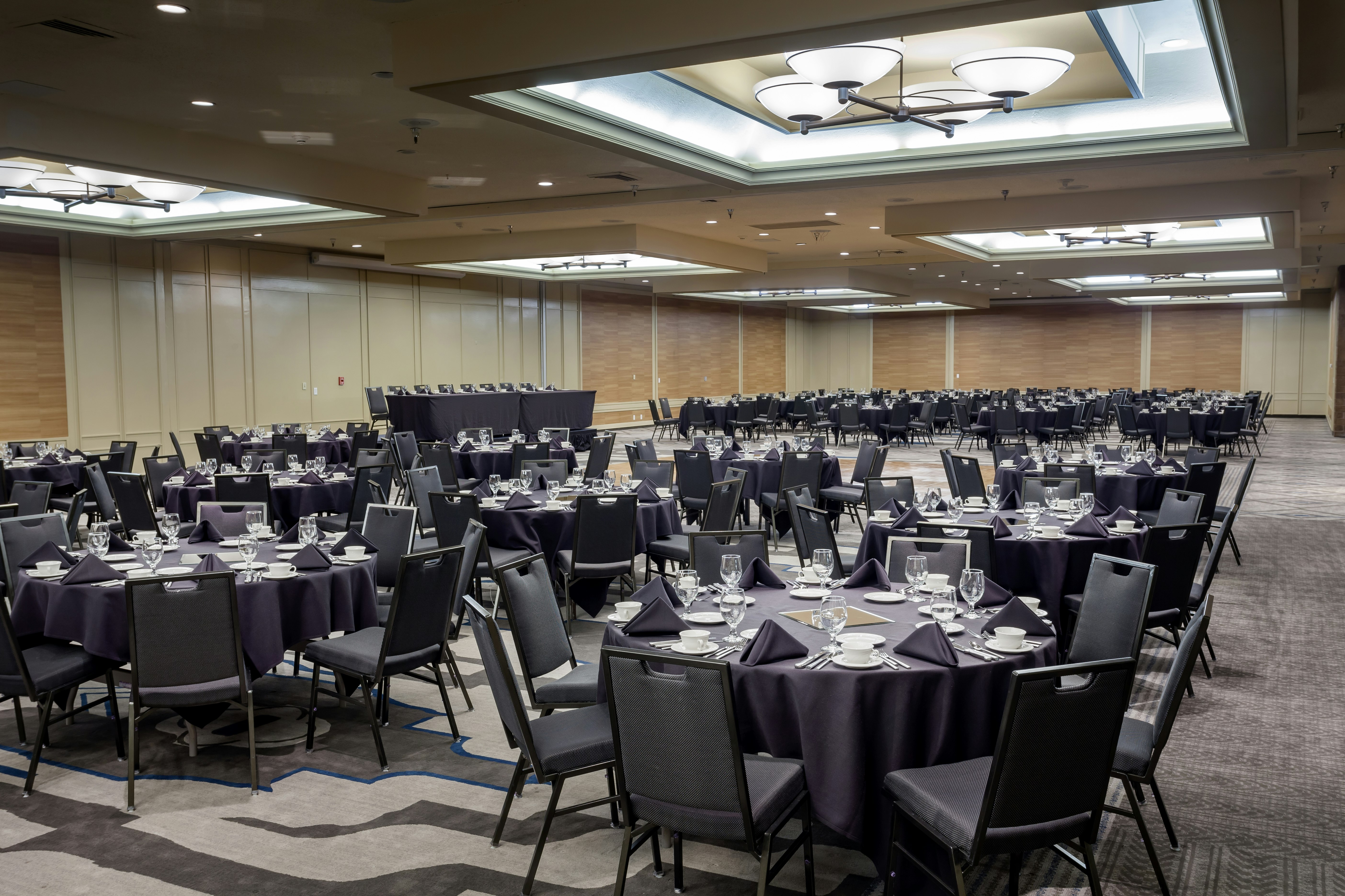DoubleTree by Hilton Hotel Billings 40/44
