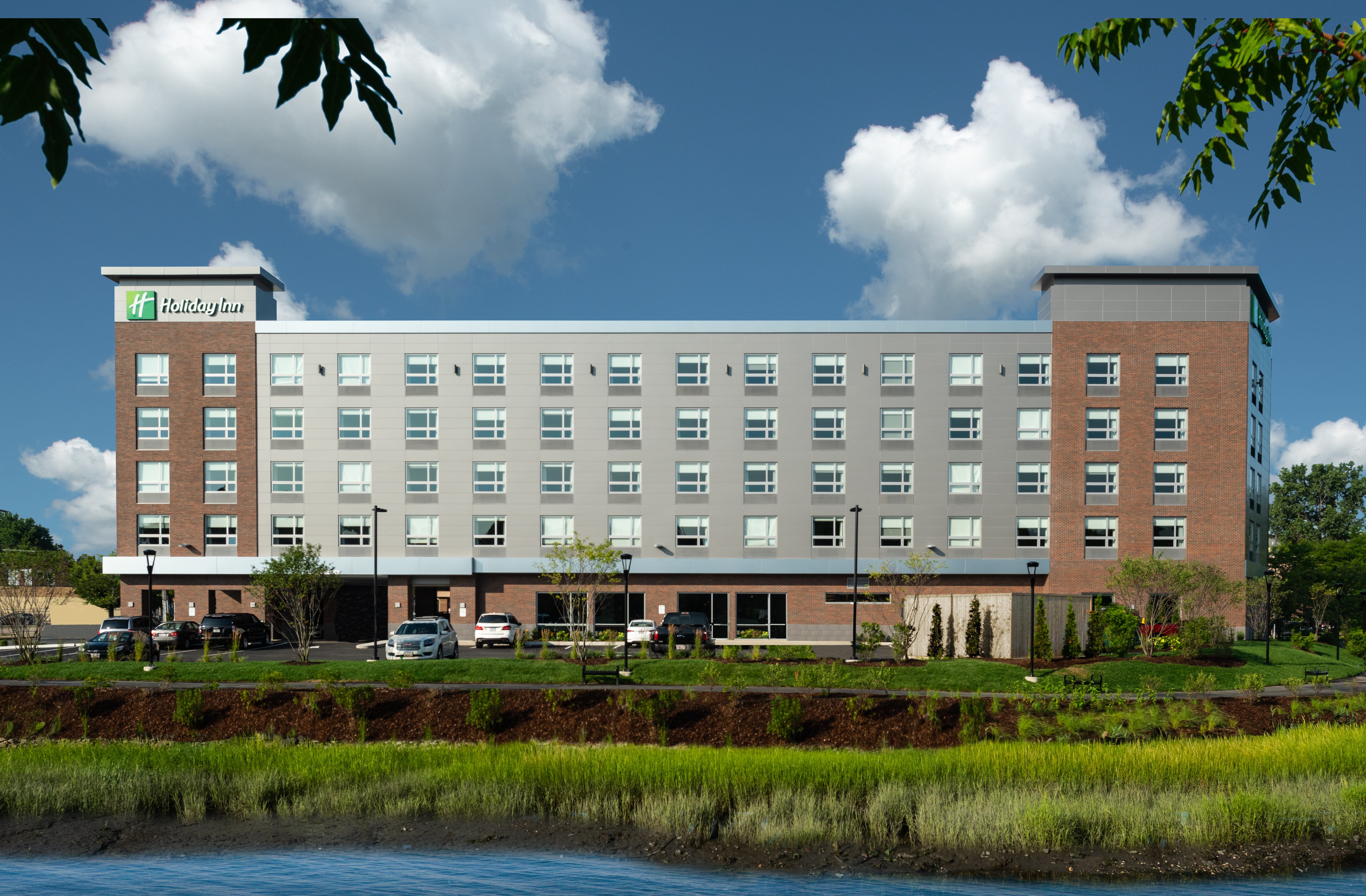 HOLIDAY INN BOSTON LOGAN AIRPORT - CHELSEA 4/64