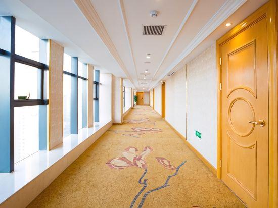 Vienna International Hotel (Xi'an North Railway Station) 6/20