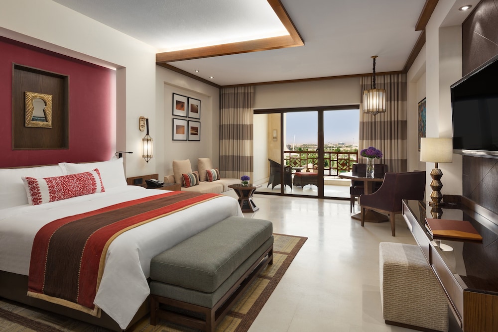 PREMIUM, KING BED, GARDEN VIEW