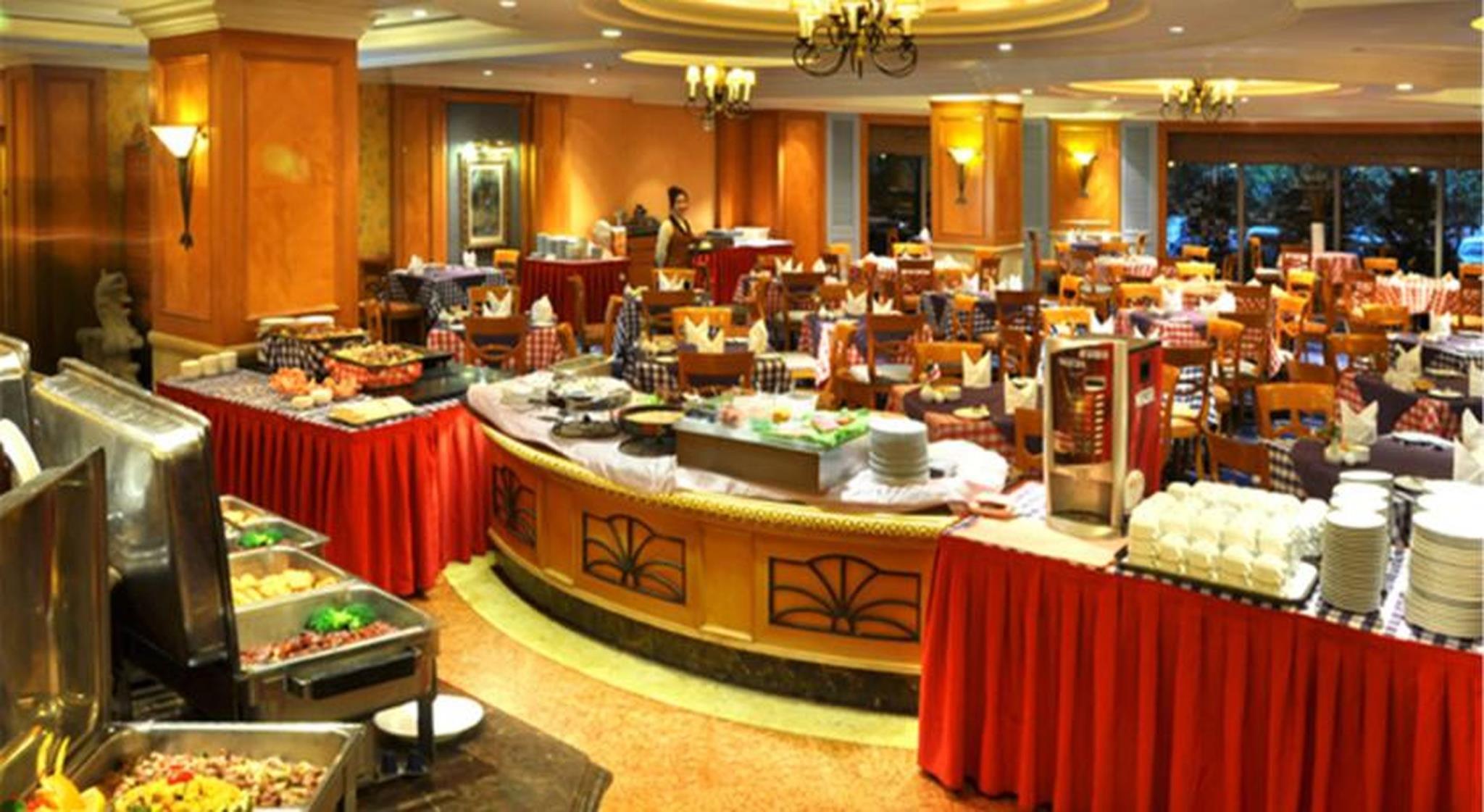 Regency Hotel Shantou 32/54