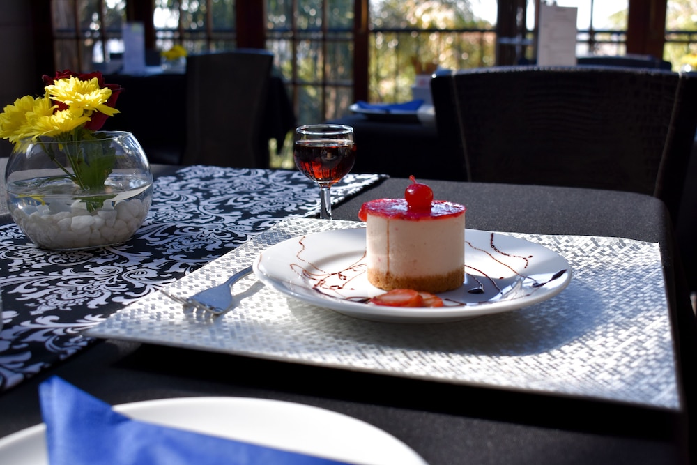 Waterfalls Boutique Hotel 32/50