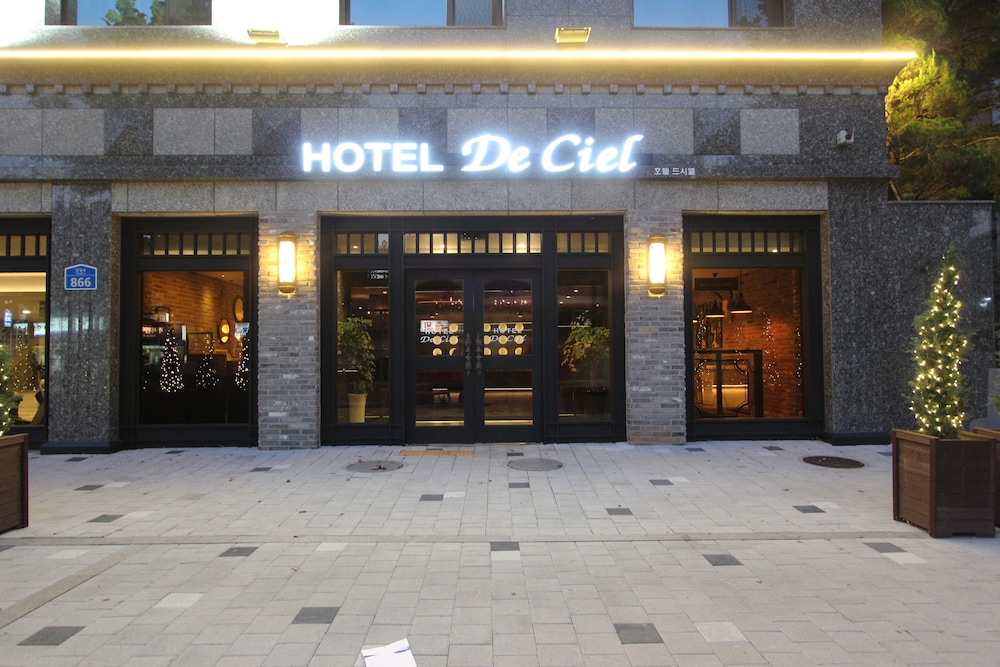 Hotel De Ciel 2/47