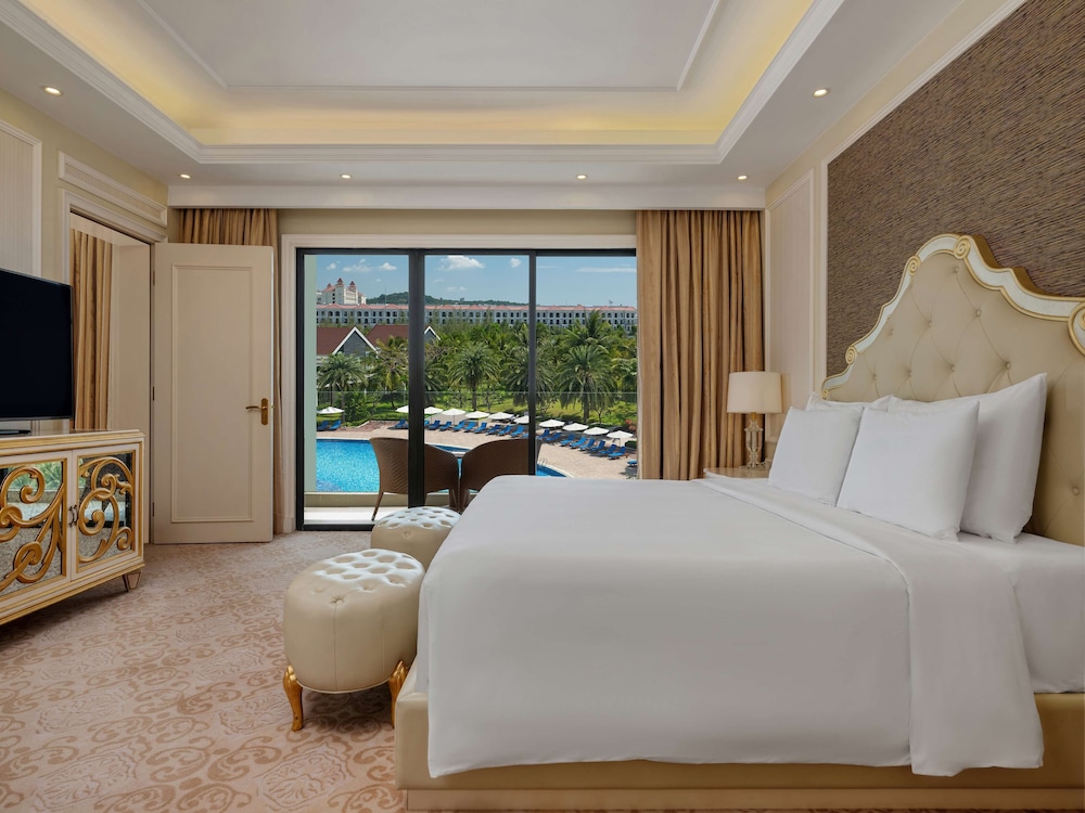 1 Bedroom, Sky, Suite, King Bed