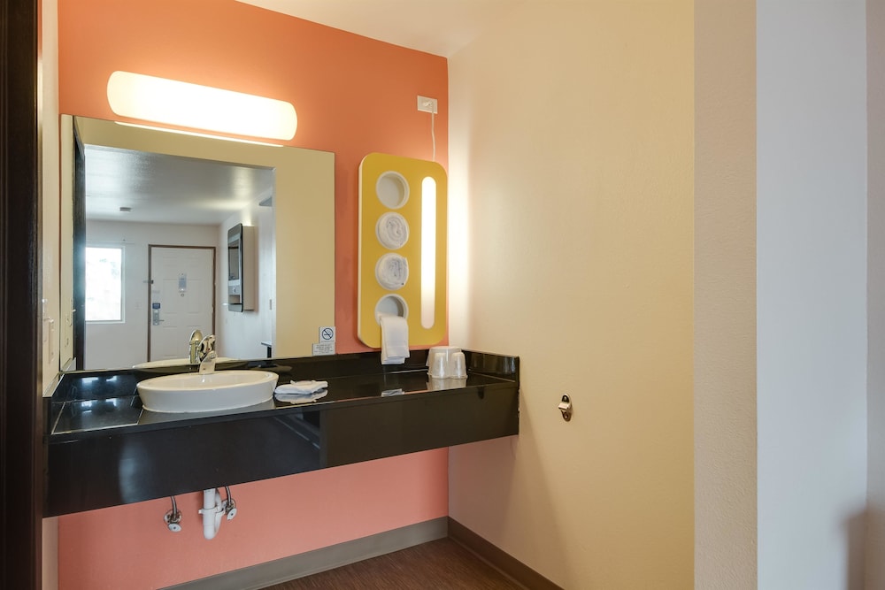 Motel6 Brownsville Tx North 11/55