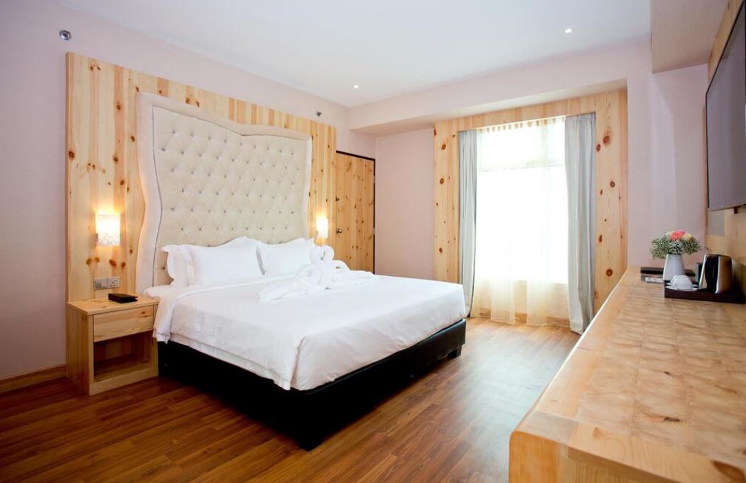 Superior, Queen Bed