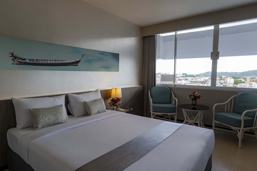 PREMIUM, DELUXE, DOUBLE BED
