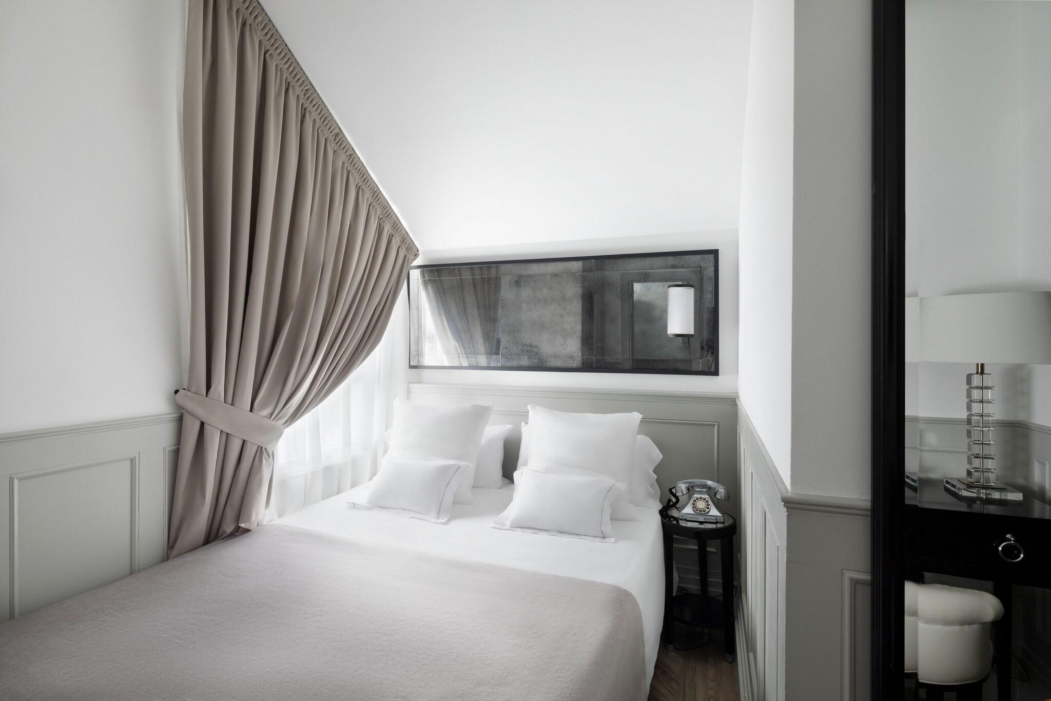 غرفة بسرير كوين، MiM Ibiza member of Melia Collection 2/5