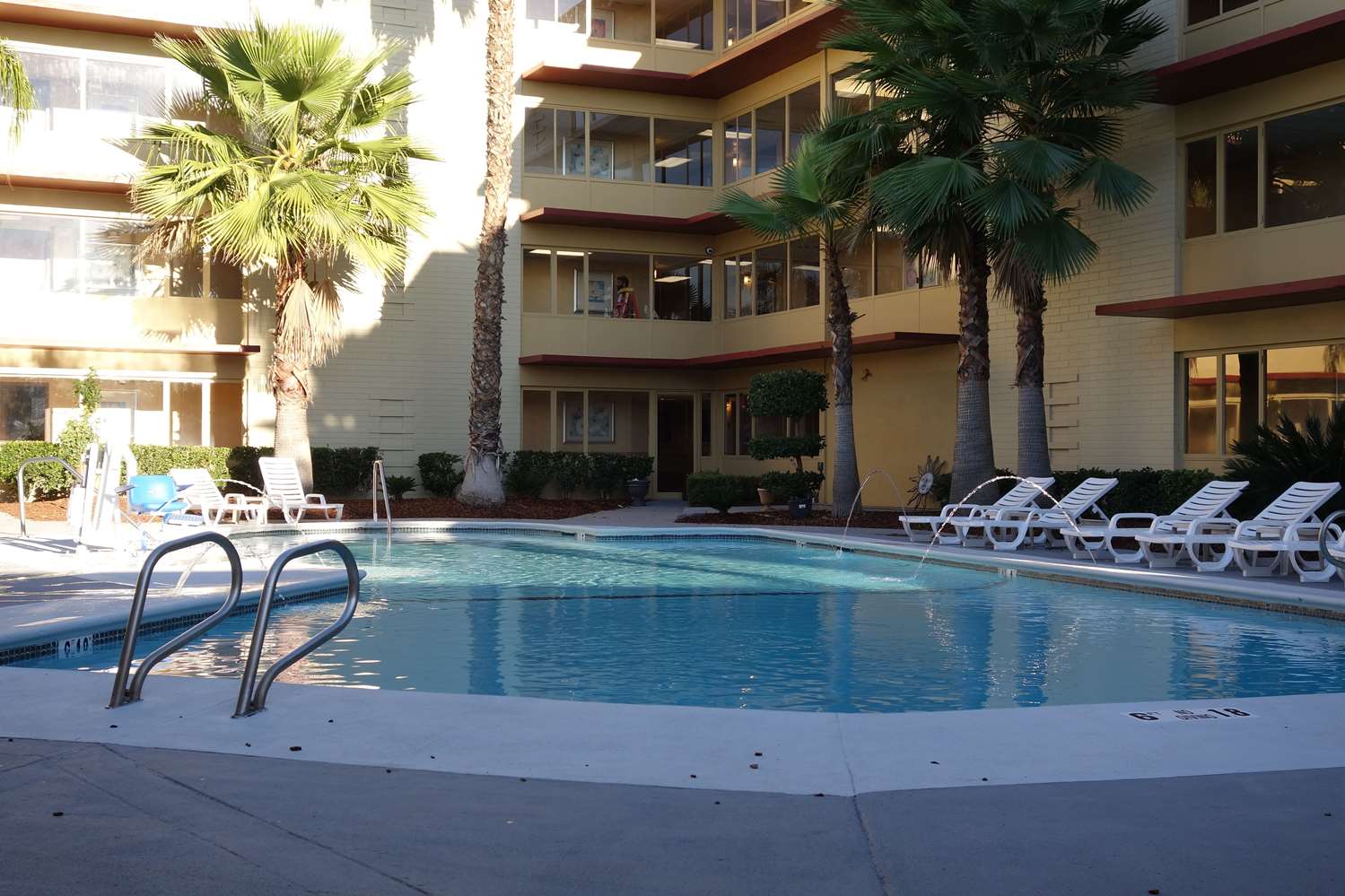 Ramada by Wyndham Sacramento 28/28