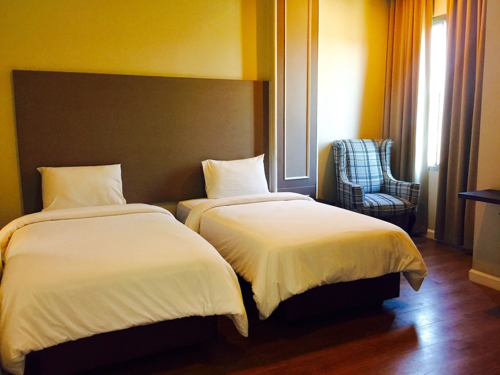 J. Park Hotel 10/62