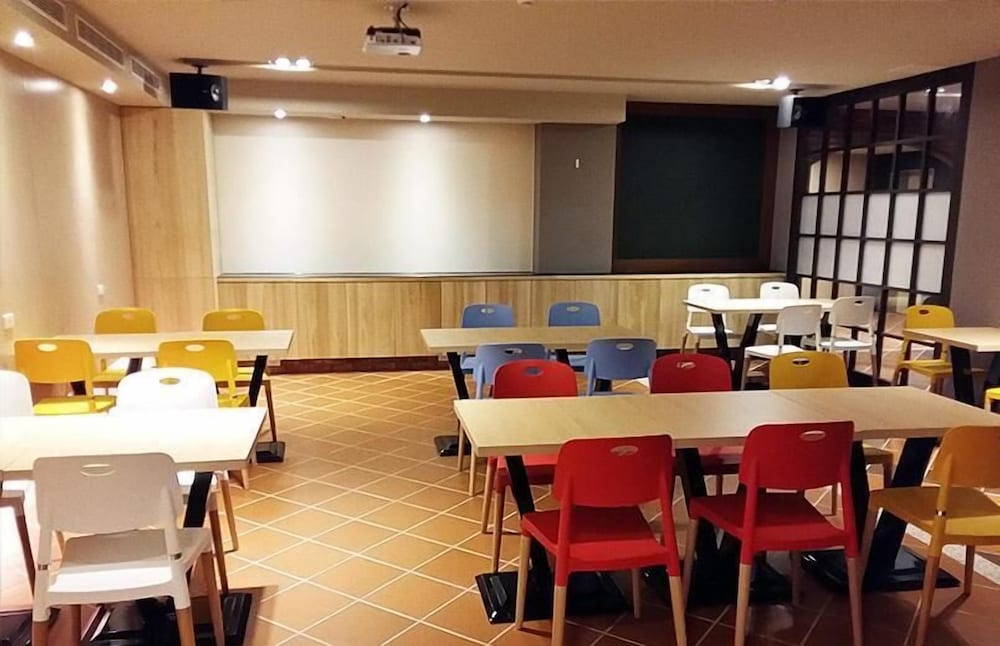Sendale Zhubei Business Hotel 24/27