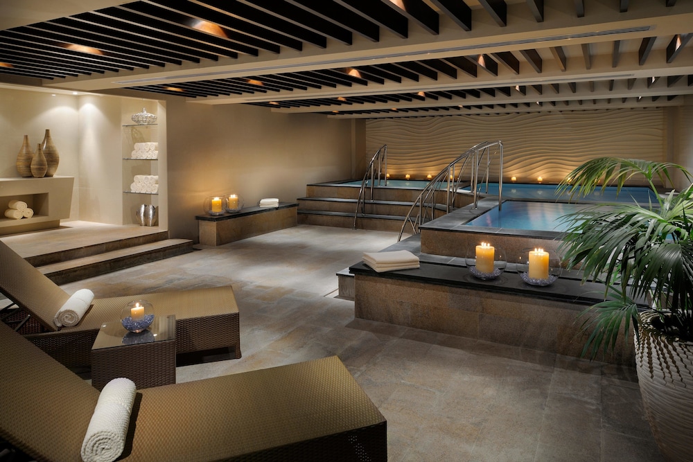 swimming pool spa