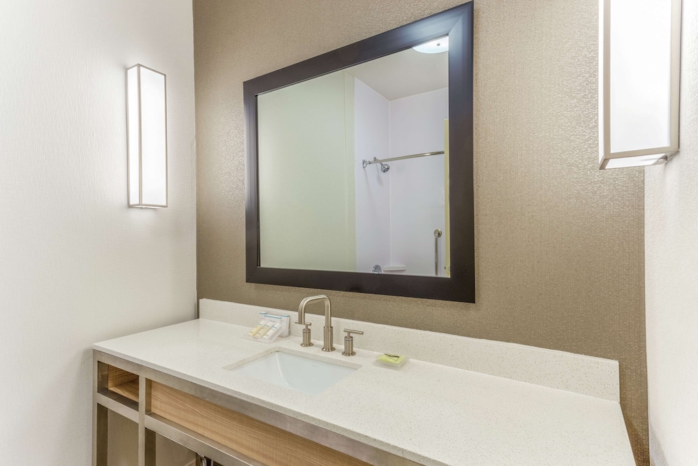 Hilton Garden Inn St. Charles 17/48