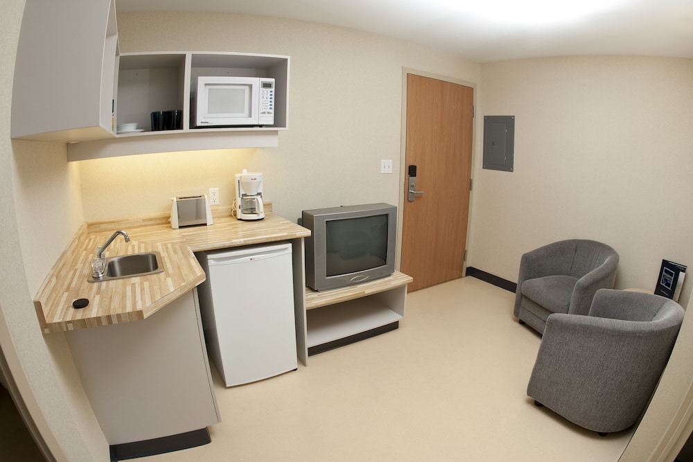 Residence & Conference Centre - Oshawa 13/22