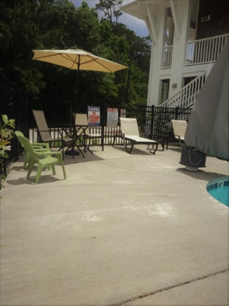 Topsail Shores Inn 63/67