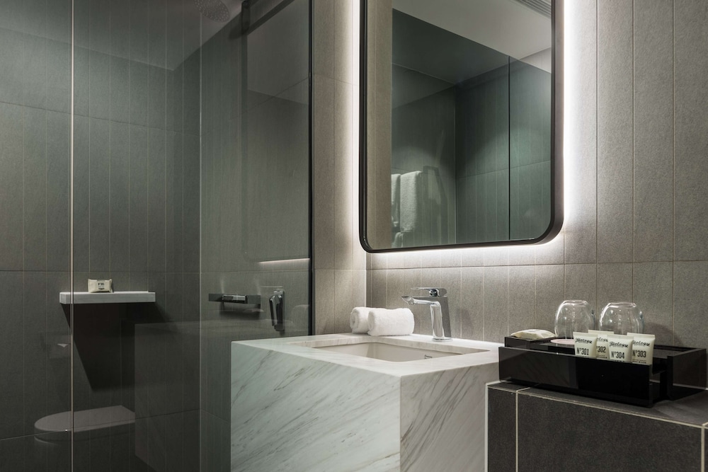 West Hotel Sydney Curio Collection By Hilton 19/80