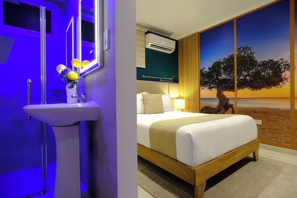 Victoria City Hotel 50/50