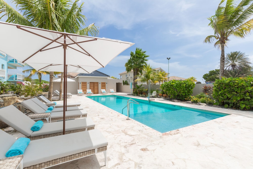 Dolphin Suites 43/50
