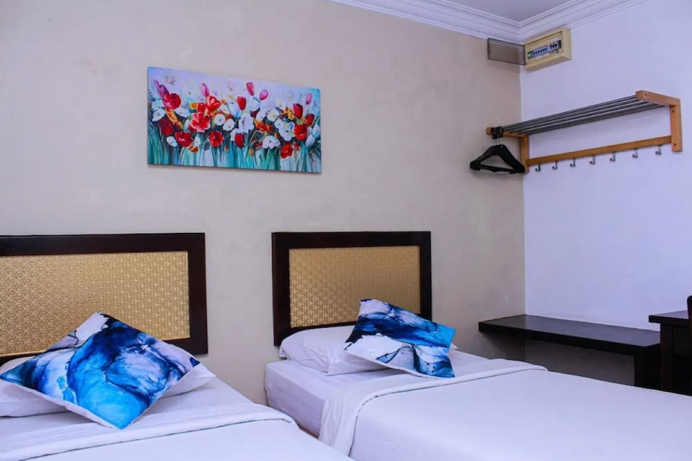 STANDARD, DOUBLE OR TWIN BED