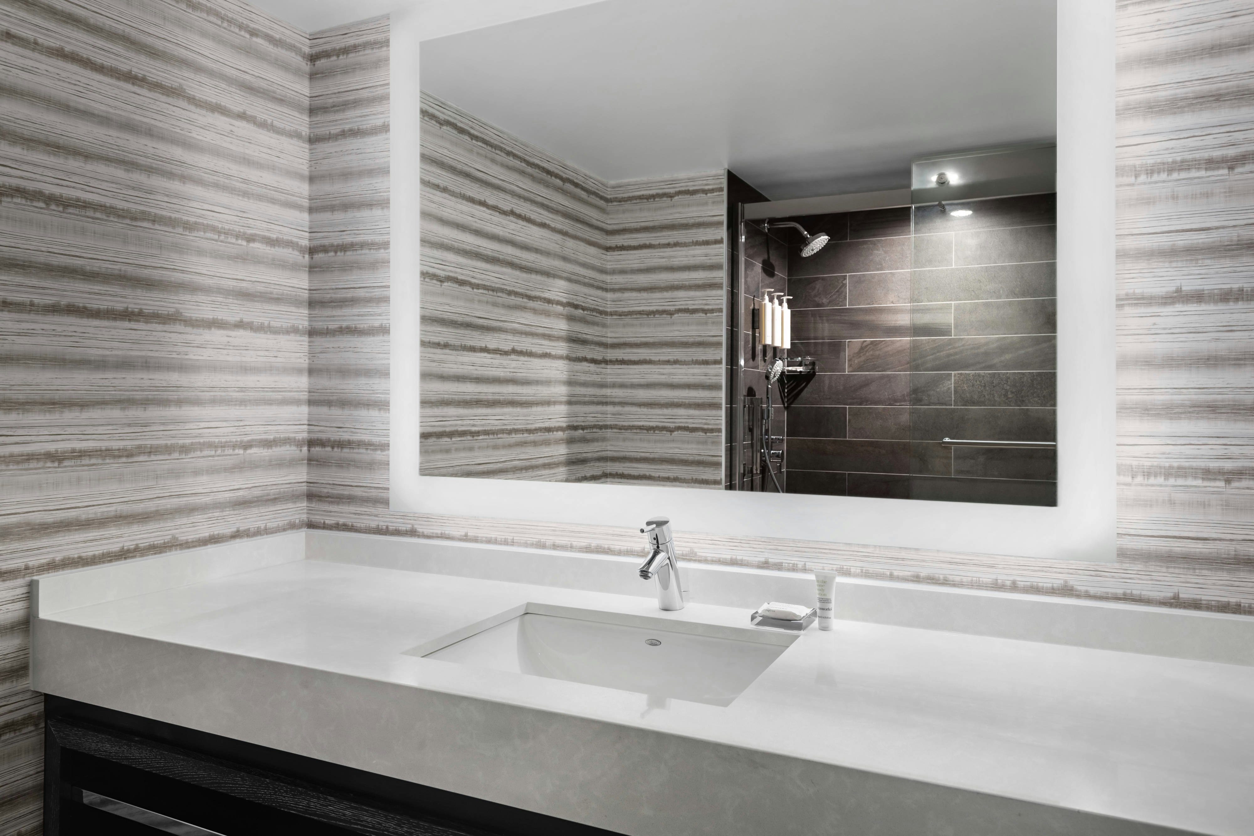 غرفة بسرير مزدوج، Bridgewater Marriott 3/3