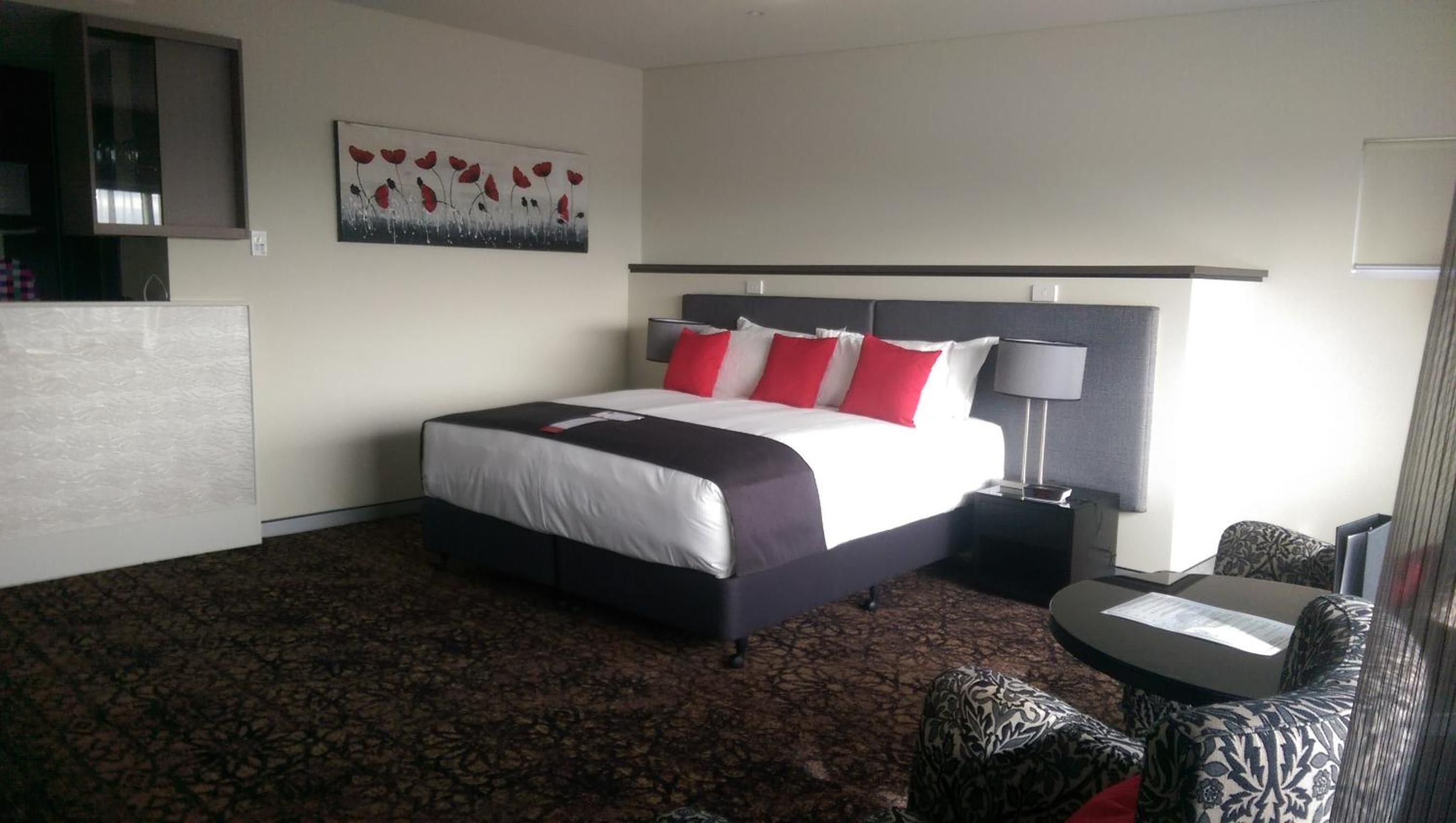 غرفة ديلوكس بسرير كينج، CALAMVALE HOTEL SUITES AND CONFERENCE CENTRE 2/10