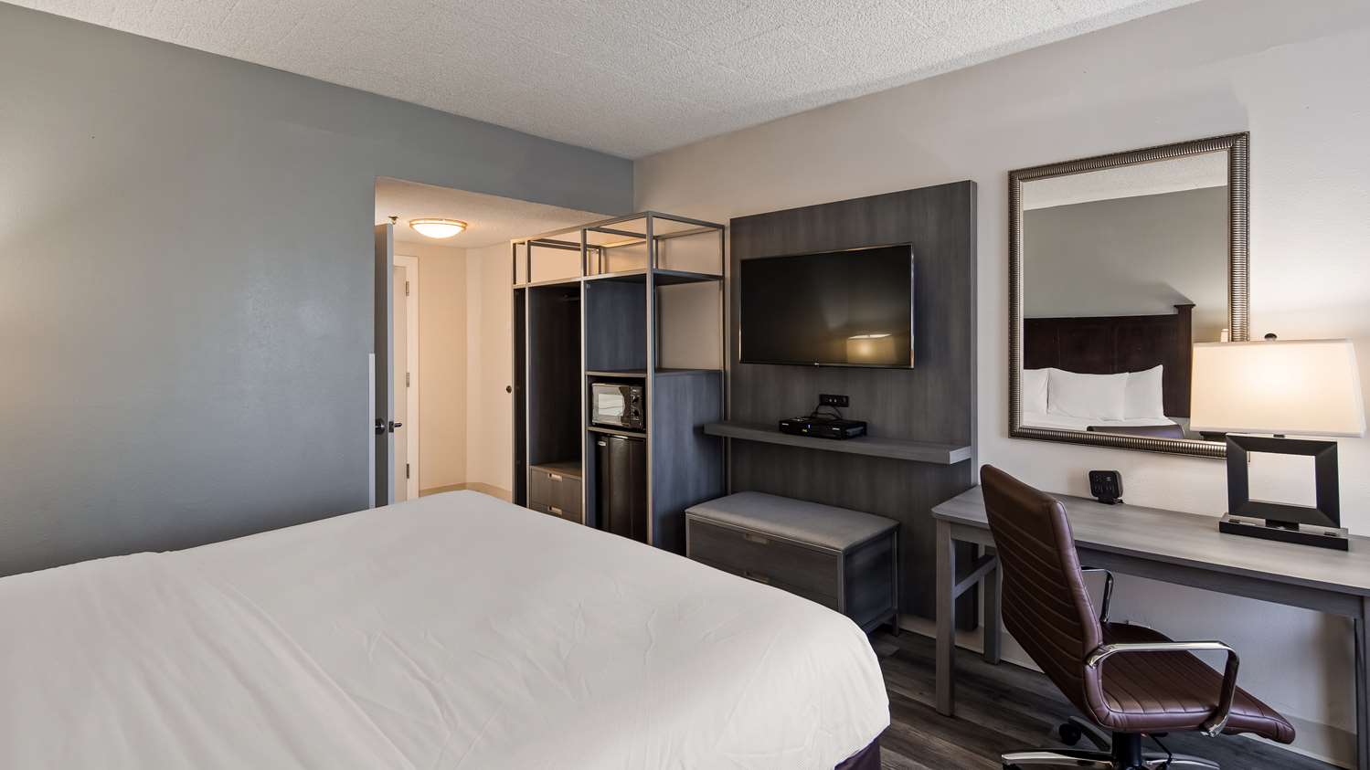 Best Western Paramus Hotel & Suites 10/35