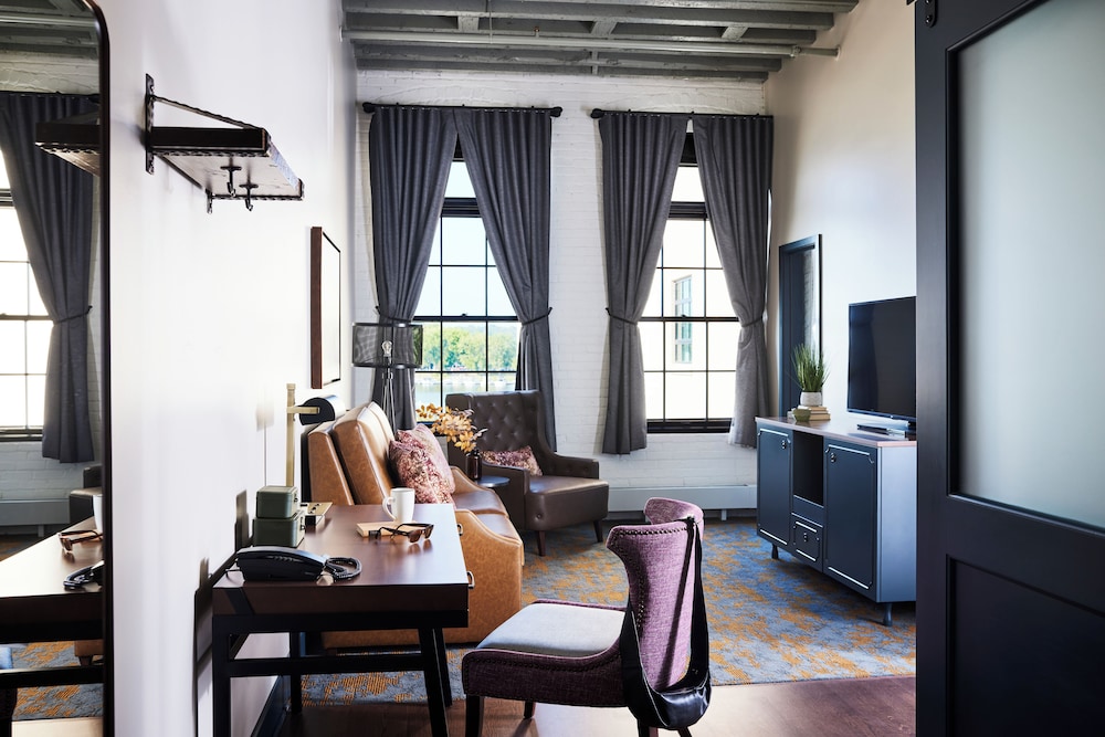 The Confluence Hotel 21/34