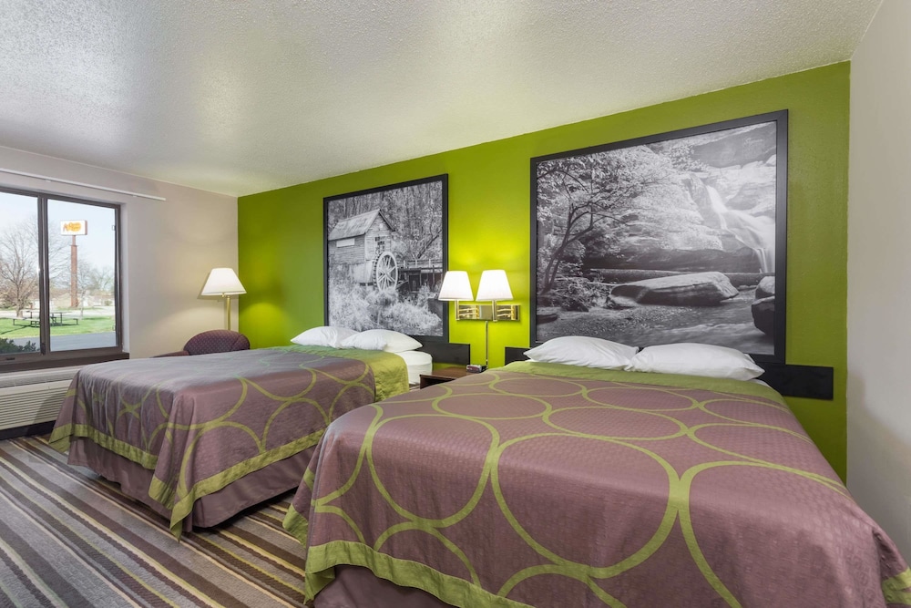 Super 8 By Wyndham Germantown/Milwaukee 17/41