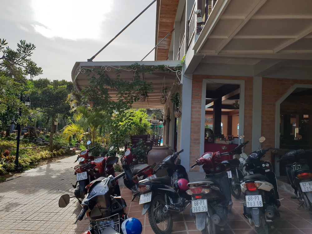 Vela Phu Quoc Resort 85/98