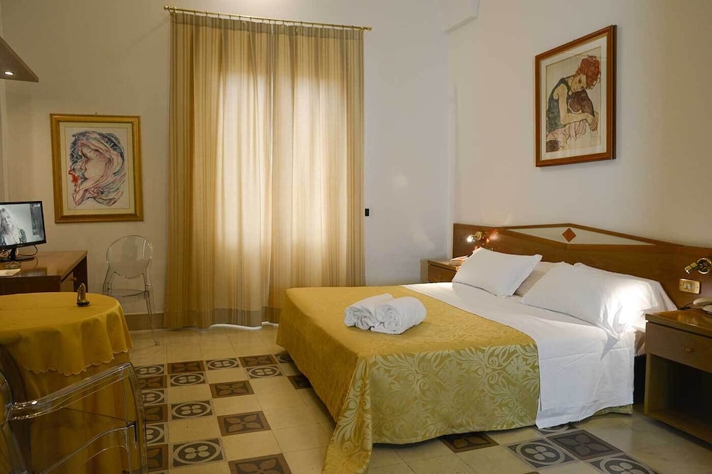 Albergo Italia 10/29