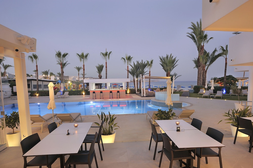 Okeanos Beach Boutique Hotel 24/39