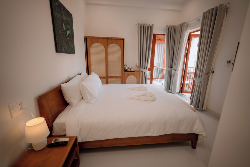 Hue Riverside Villa 17/50