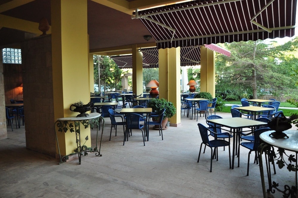 Palm Court Suites 28/48