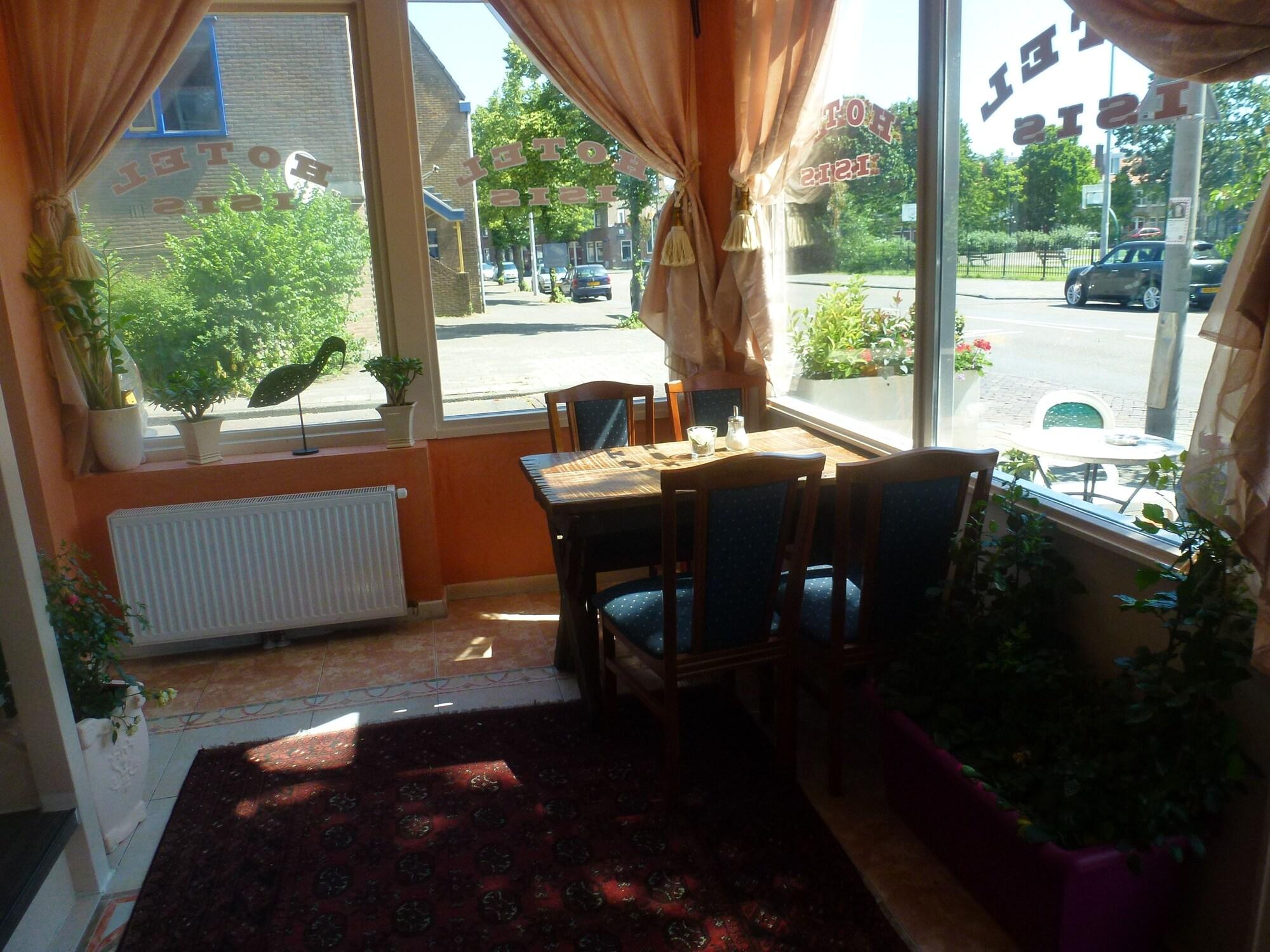 Hotel Isis 28/50